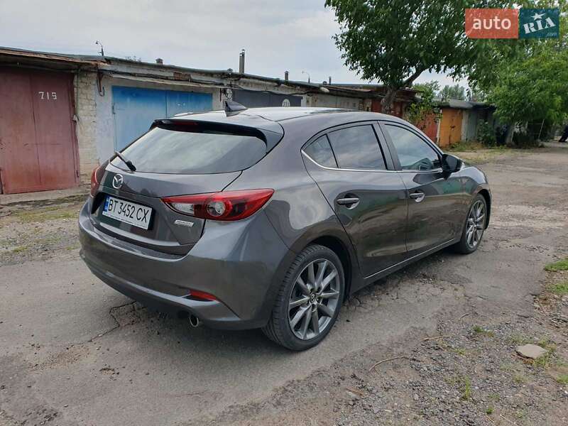Хетчбек Mazda 3 2017 в Миколаєві