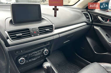 Хэтчбек Mazda 3 2015 в 