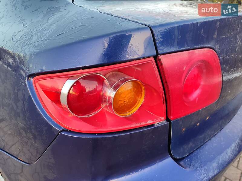 Седан Mazda 3 2004 в Долине