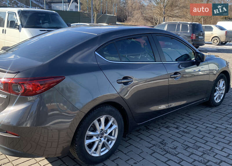 Седан Mazda 3 2017 в Луцьку