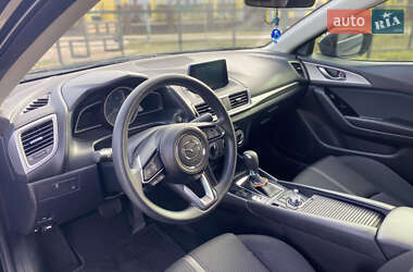 Седан Mazda 3 2017 в 