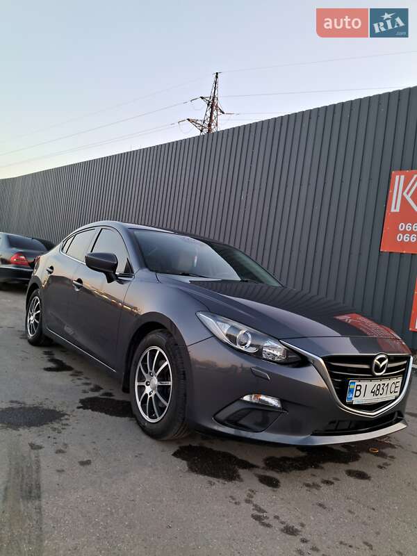 Седан Mazda 3 2016 в Полтаве