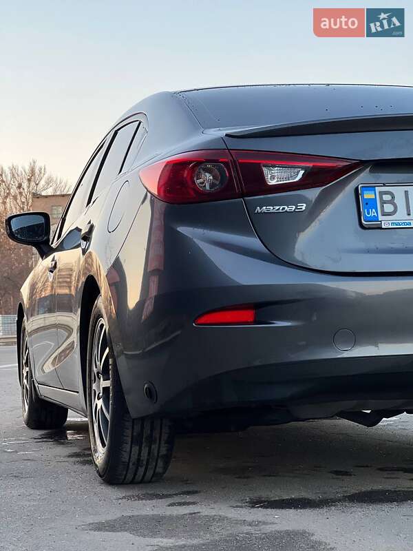 Седан Mazda 3 2016 в Полтаве