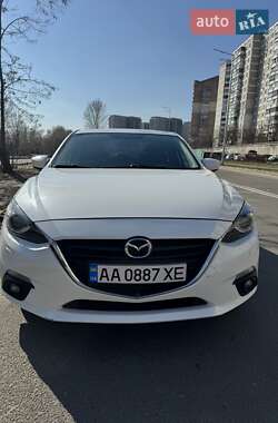 Седан Mazda 3 2015 в 