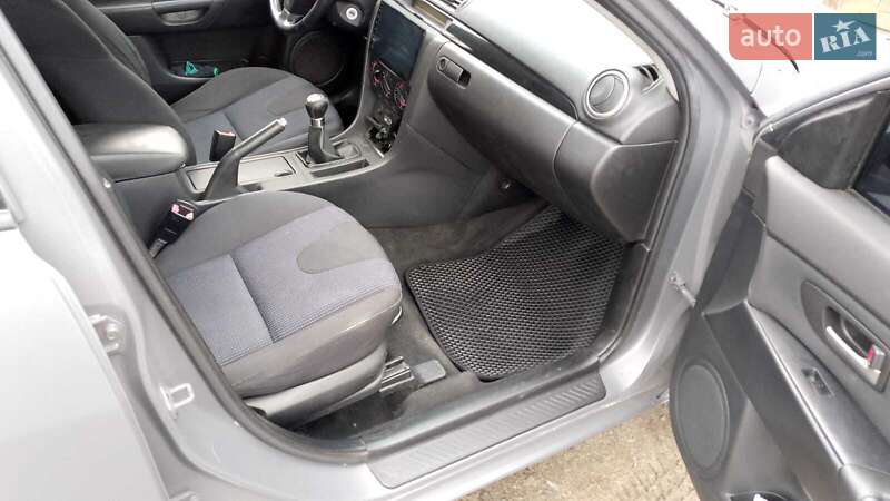 Седан Mazda 3 2004 в Харкові