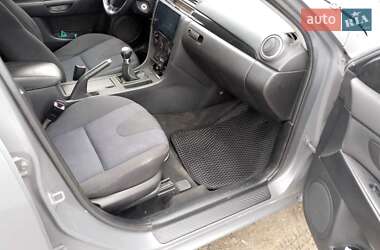 Седан Mazda 3 2004 в 