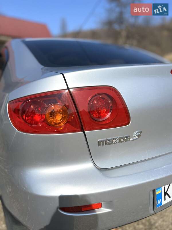 Седан Mazda 3 2003 в Дубовом
