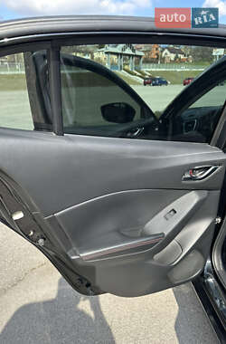 Седан Mazda 3 2014 в 
