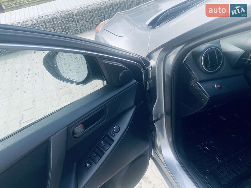 Седан Mazda 3 2009 в Львове