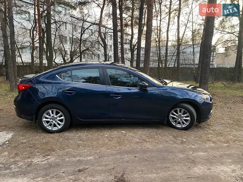 Седан Mazda 3 2015 в 