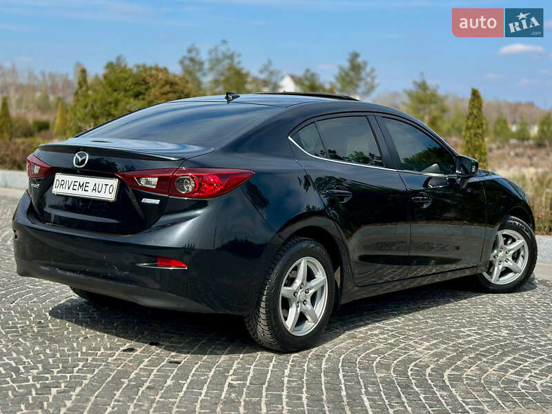 Седан Mazda 3 2015 в Днепре