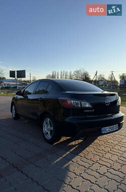Седан Mazda 3 2010 в 