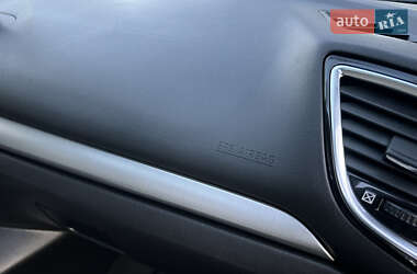 Седан Mazda 3 2014 в 