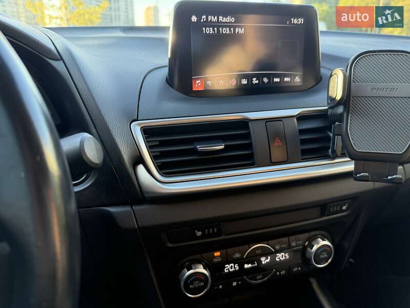 Седан Mazda 3 2018 в Києві