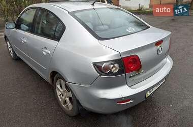 Седан Mazda 3 2004 в 
