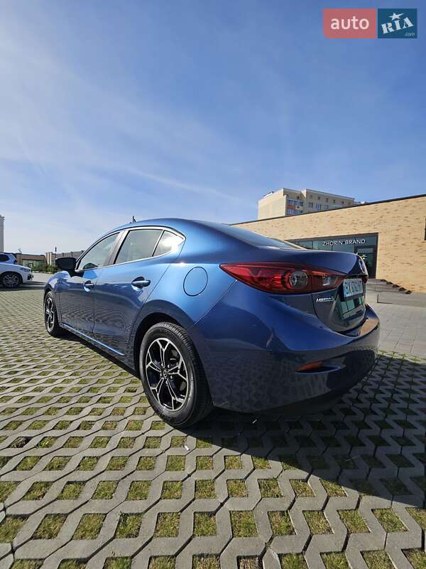Седан Mazda 3 2016 в Хмельницком