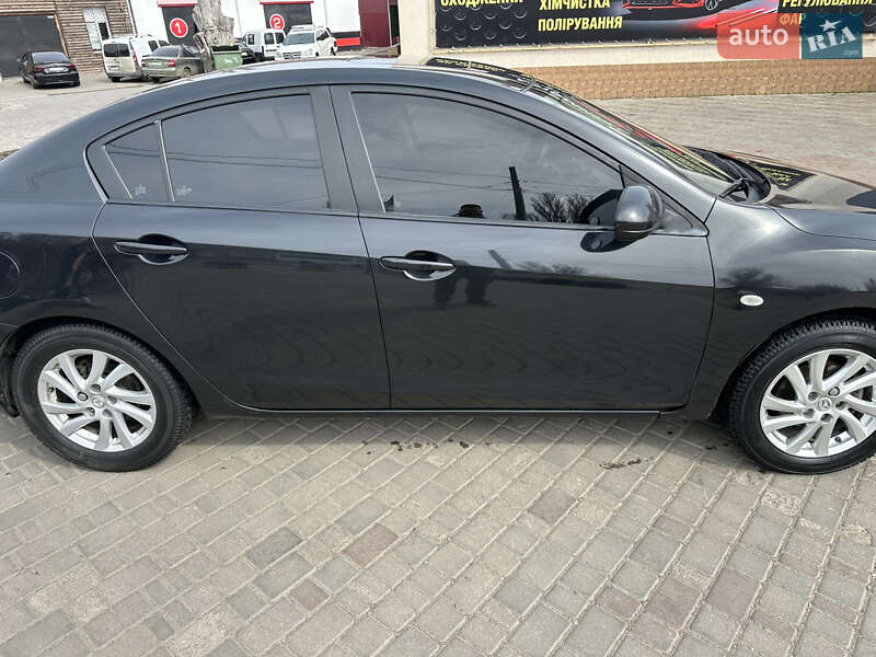 Седан Mazda 3 2012 в Киеве
