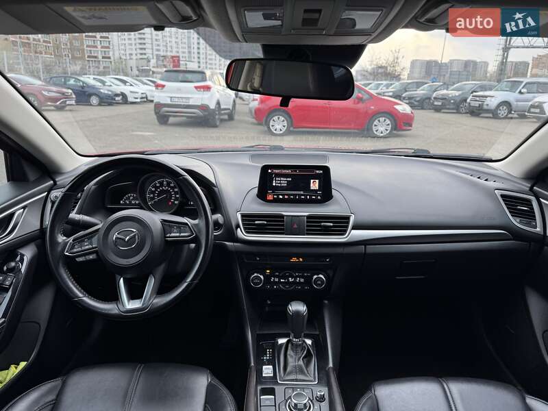 Седан Mazda 3 2016 в Киеве