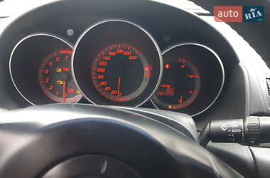 Седан Mazda 3 2004 в 