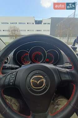 Седан Mazda 3 2006 в Миколаєві