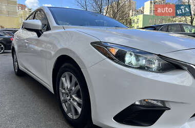 Седан Mazda 3 2015 в 