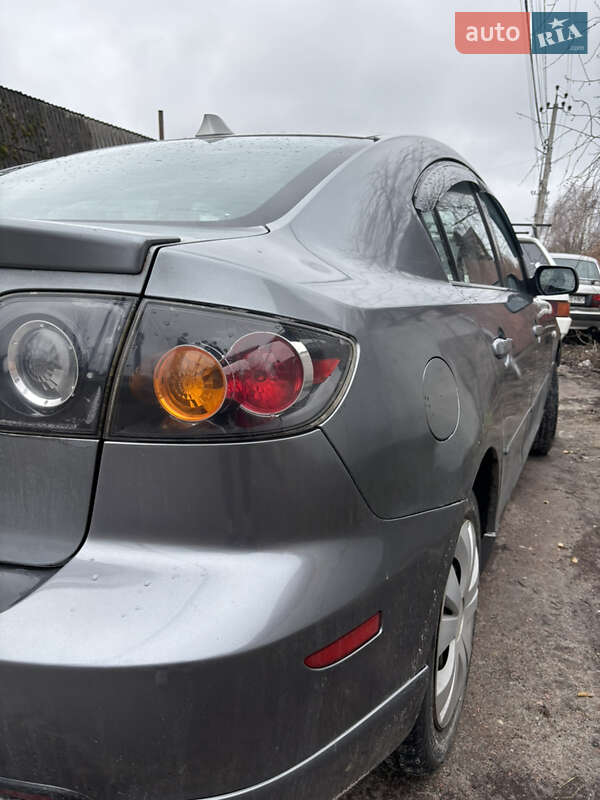 Седан Mazda 3 2004 в Старих Петрівцях