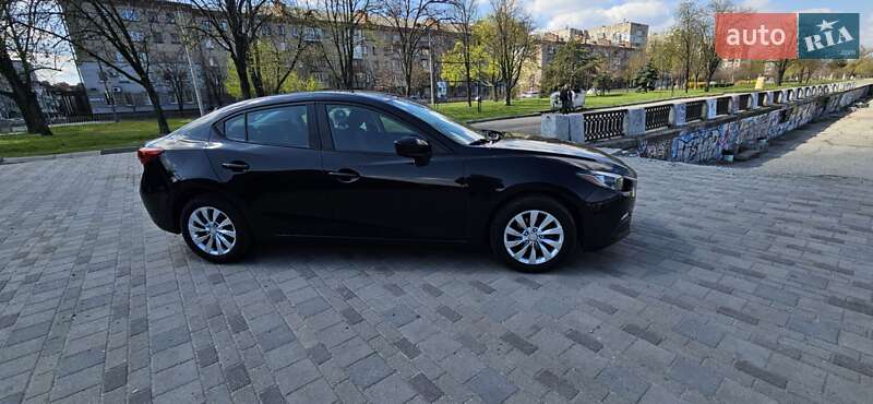 Седан Mazda 3 2015 в 