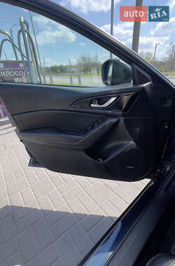 Седан Mazda 3 2016 в 