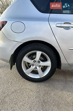 Хетчбек Mazda 3 2004 в 