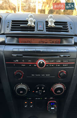 Хетчбек Mazda 3 2004 в 