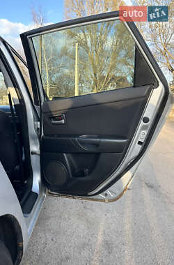 Хетчбек Mazda 3 2004 в 