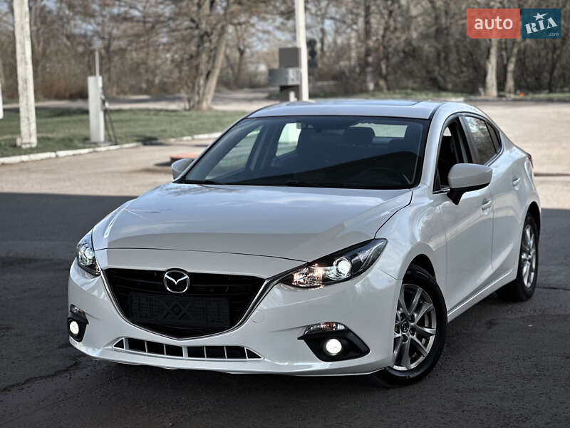 Седан Mazda 3 2015 в 