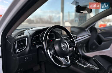 Седан Mazda 3 2015 в 