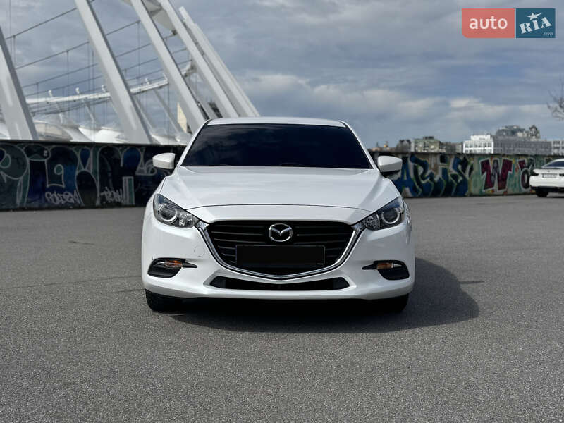 Седан Mazda 3 2018 в Днепре