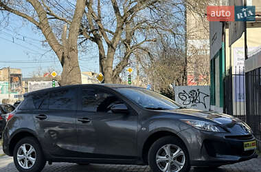Хэтчбек Mazda 3 2012 в 