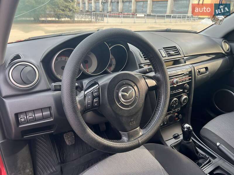 Седан Mazda 3 2008 в Павлограді