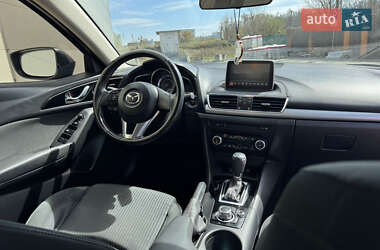 Седан Mazda 3 2016 в 