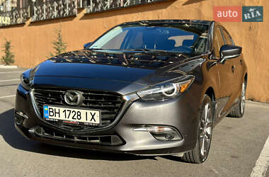 Хэтчбек Mazda 3 2018 в 