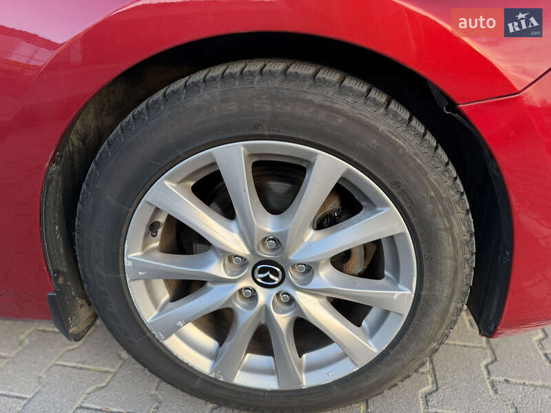 Хэтчбек Mazda 3 2015 в Черновцах