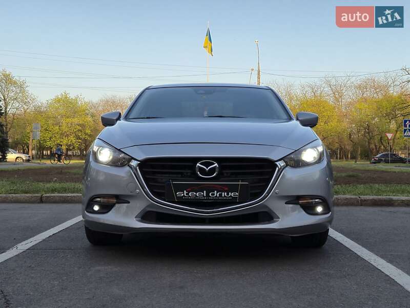 Седан Mazda 3 2017 в Миколаєві