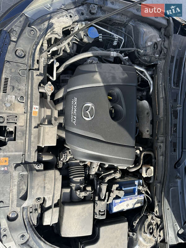 Седан Mazda 3 2015 в Киеве