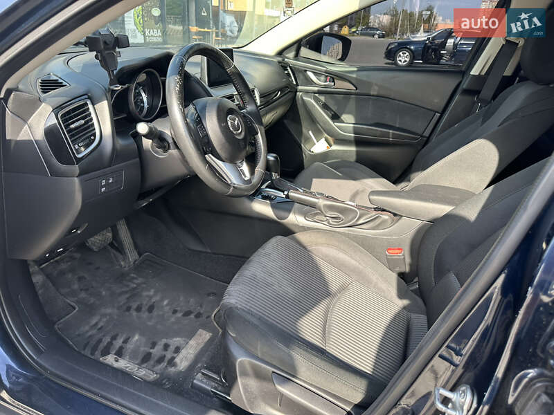 Седан Mazda 3 2015 в Киеве