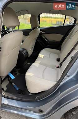 Седан Mazda 3 2014 в 