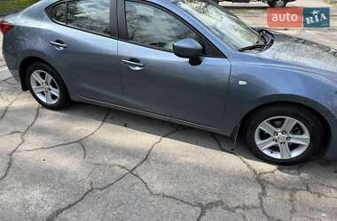 Седан Mazda 3 2014 в 