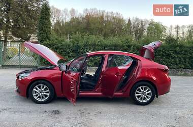 Седан Mazda 3 2014 в 