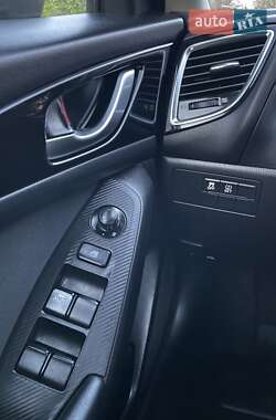 Седан Mazda 3 2014 в 