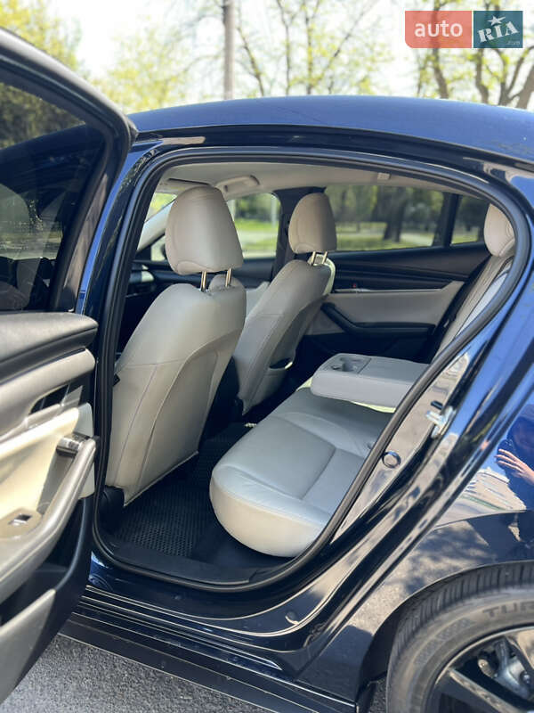 Седан Mazda 3 2020 в Миколаєві