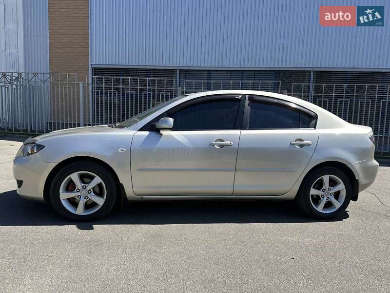 Седан Mazda 3 2006 в Прилуках