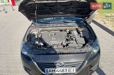 Седан Mazda 3 2013 в 