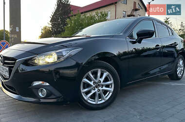 Седан Mazda 3 2015 в Львове